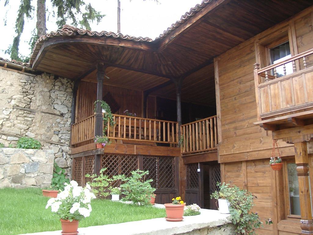 Sarafova Guest House โคปริฟชทิทซา ภายนอก รูปภาพ